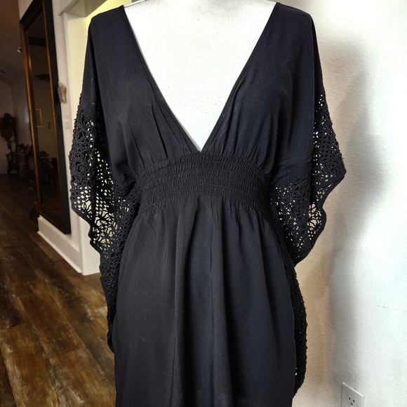 Victoria’s Secret Open Back Crochet Swim Cover Up Tunic Size Medium - Picture 4 of 12